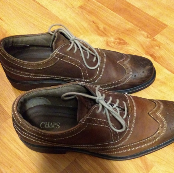 Luxurious Men's Leather Two Tone Shoe by Chaps - Picture 3 of 5